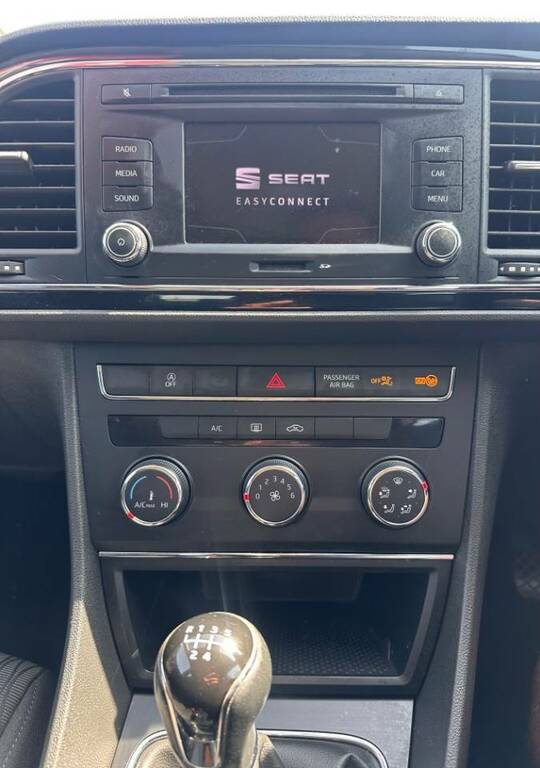 Seat Leon 1.6 Tdi Se 105 Bhp Red #17