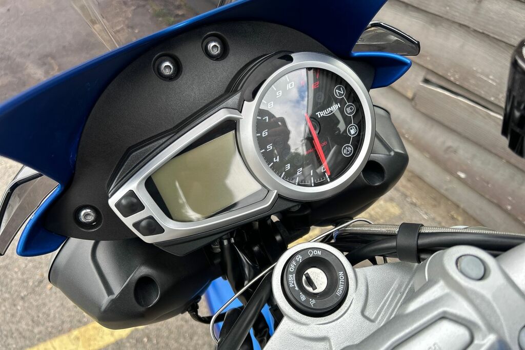 Triumph  Storm Black #15