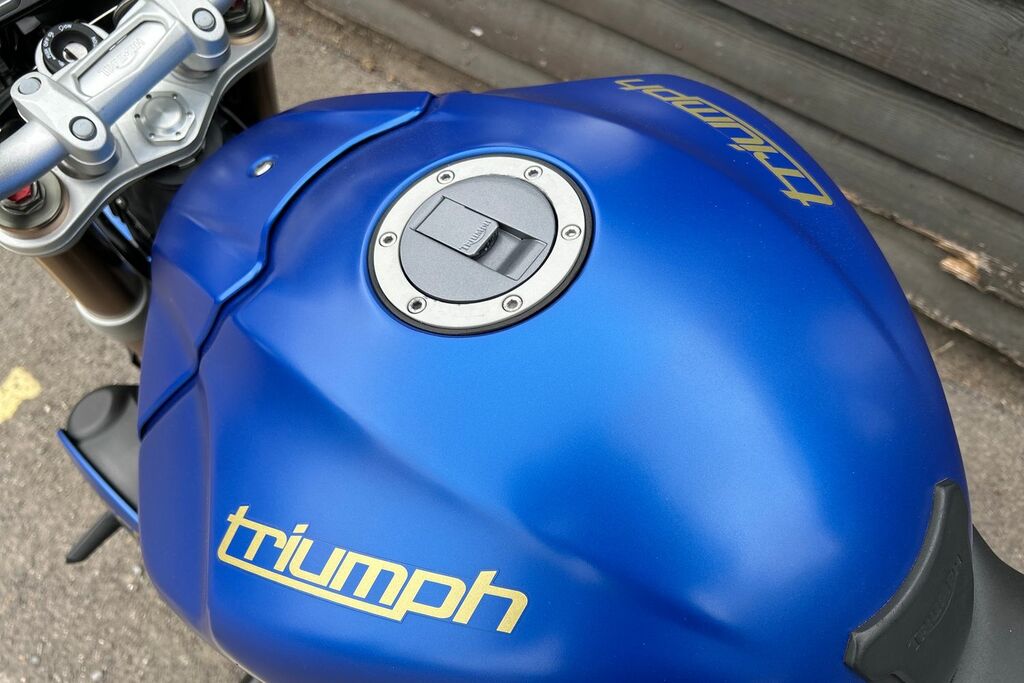 Triumph  Storm Black #8
