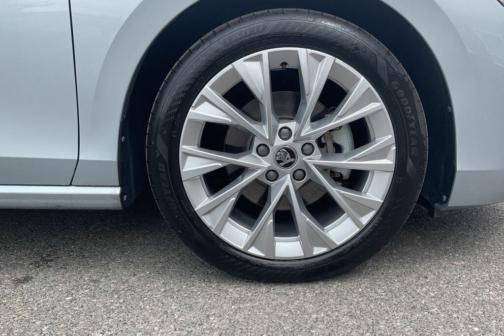 Skoda Superb 1.5 Tsi E-tec Se L Dsg Silver #5