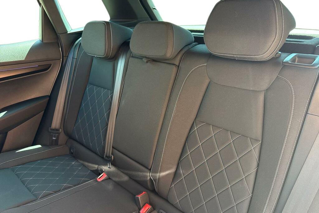 Skoda Karoq 1.5 Tsi Sportline Dsg White #9