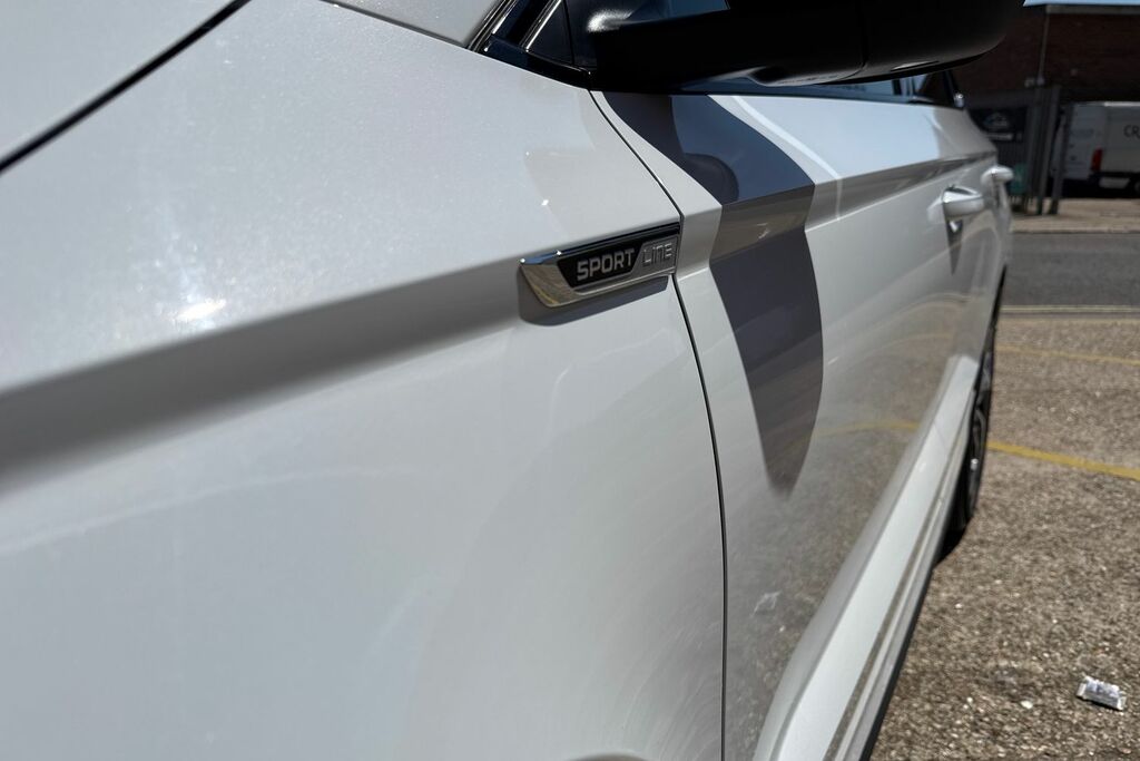 Skoda Karoq 1.5 Tsi Sportline Dsg White #36