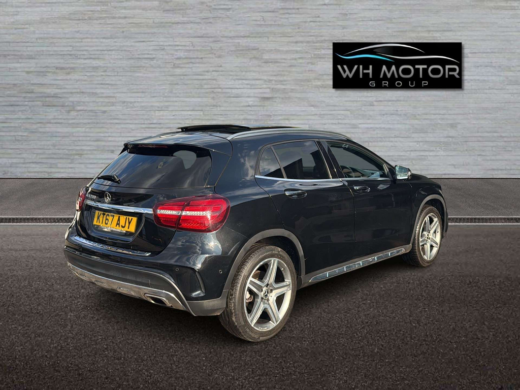 Mercedes-Benz GLA Class Amg Line Premium Black #5