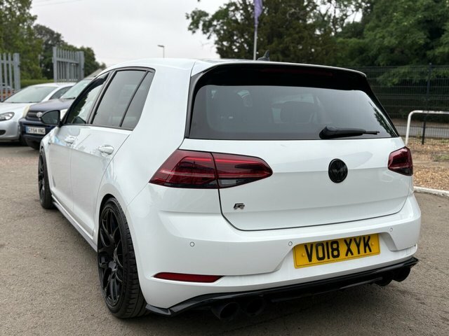 Volkswagen Golf Tsi R Hatchback VO18XYK White #6