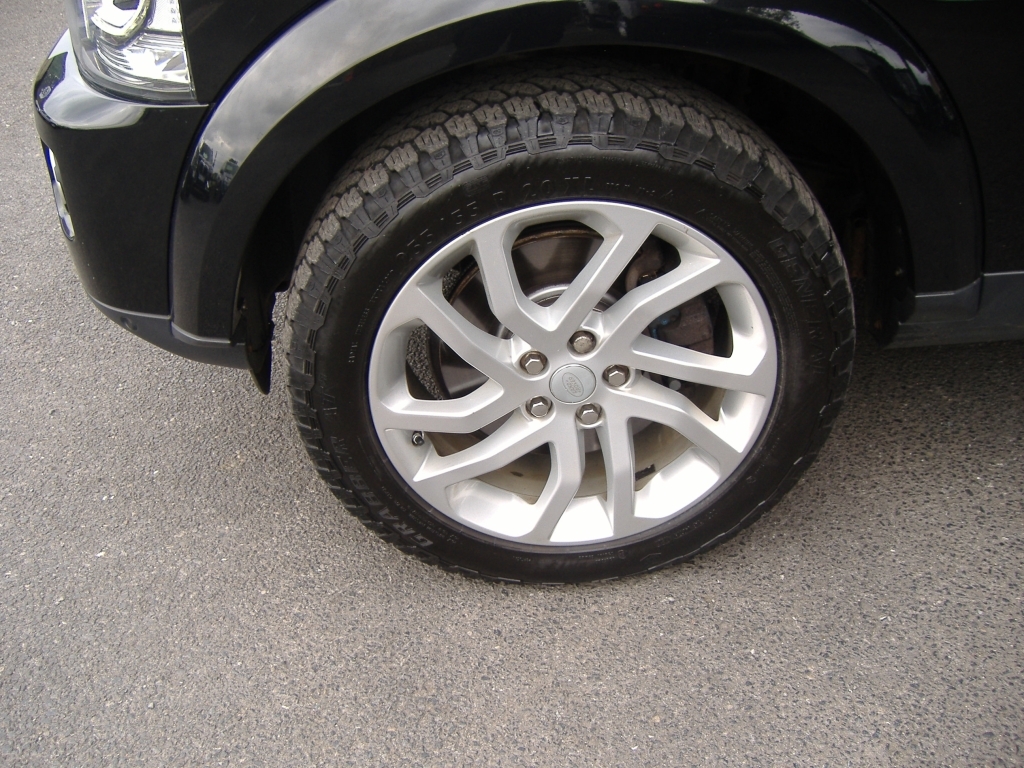 Land Rover Discovery 3 .0 Sdv6 Landmark Black #4