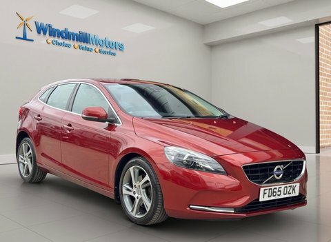 Volvo V40 2.0 D2 Se Red