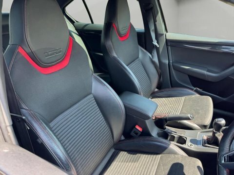 Skoda Octavia 1.6 Tdi Cr Se Drive #7