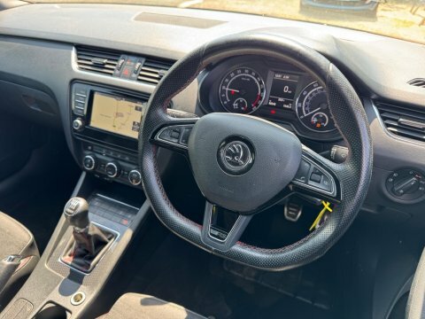 Skoda Octavia 1.6 Tdi Cr Se Drive #2