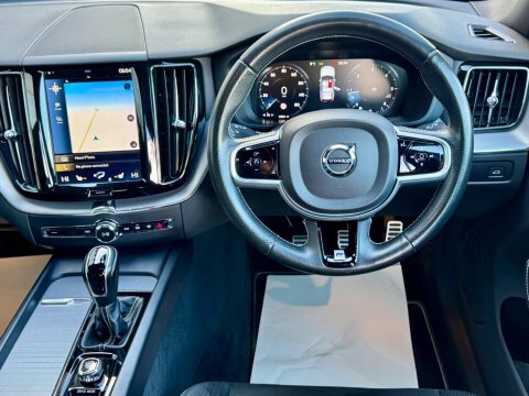 Volvo XC60 2.0 D4 R-design Silver #2