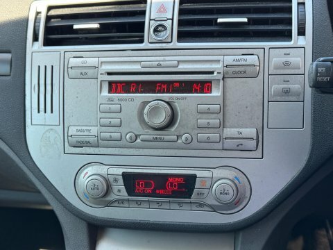 Ford Kuga 2.0 Tdci Zetec Suv 2Wd Euro 5 1 White #10