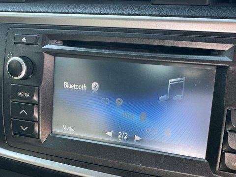 Toyota Auris V-matic Multidrive S Icon Silver #11