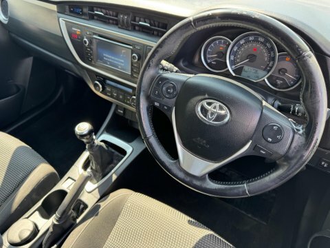 Toyota Auris 1.4 D-4d Icon White #2
