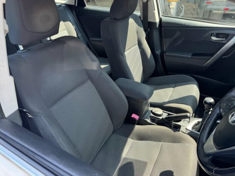 Toyota Auris V-matic Multidrive S Icon Silver #8