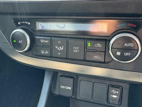 Toyota Auris V-matic Multidrive S Icon Silver #13