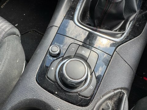 Mazda 3 2.0 E-skyactiv G Mhev Takumi  #15