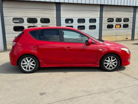 Hyundai I30 1.4 Edition Euro Red #5