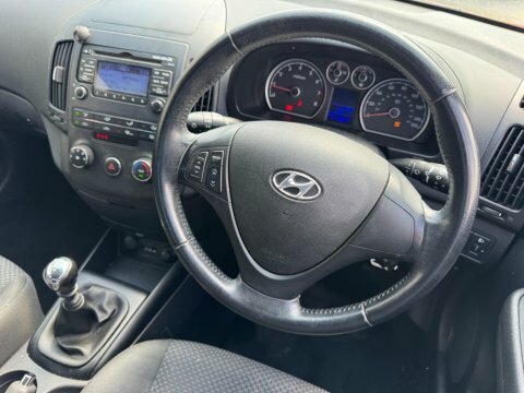 Hyundai I30 1.4 Edition Euro Red #2