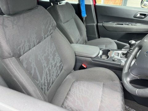 Peugeot 3008 Hatchback Hdi Active 2012 Red #17