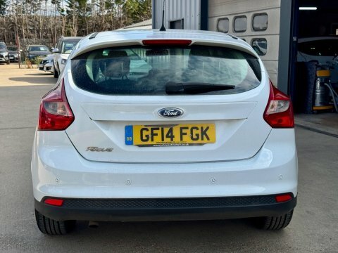Ford Focus Zetec 1.0 Ecoboost 125Ps Red #6