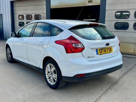 Ford Focus Zetec 1.0 Ecoboost 125Ps Red #5