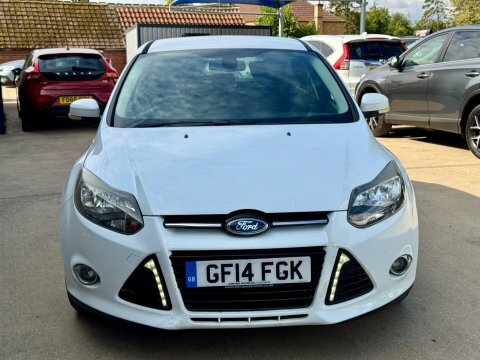Ford Focus Zetec 1.0 Ecoboost 125Ps Red #3