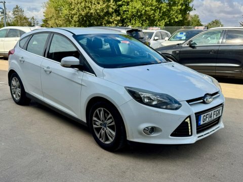 Ford Focus Zetec 1.0 Ecoboost 125Ps Red #1