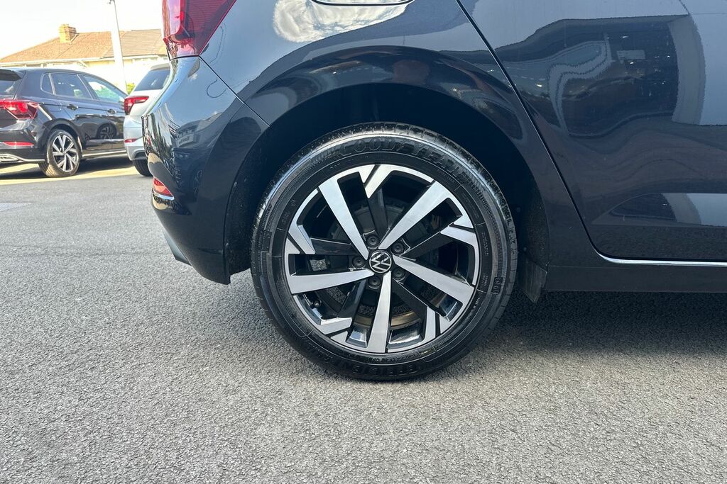 Volkswagen Polo 1.0 Tsi Match GD25ZUA Black #5