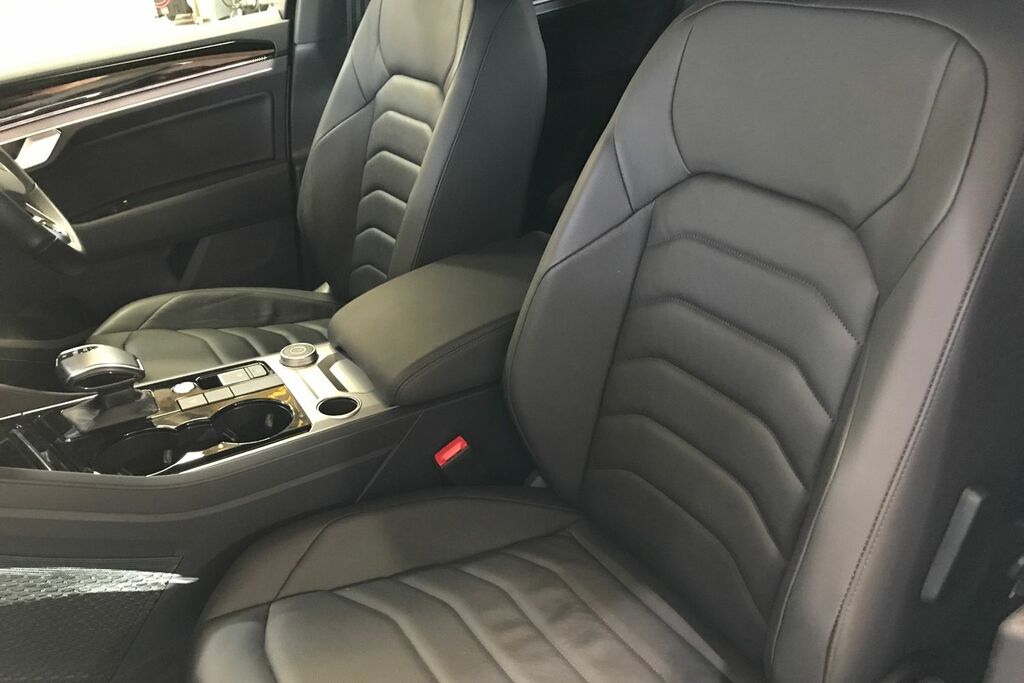 Volkswagen Touareg 3.0Tdi 286Ps Black Edition 4Motion White #16