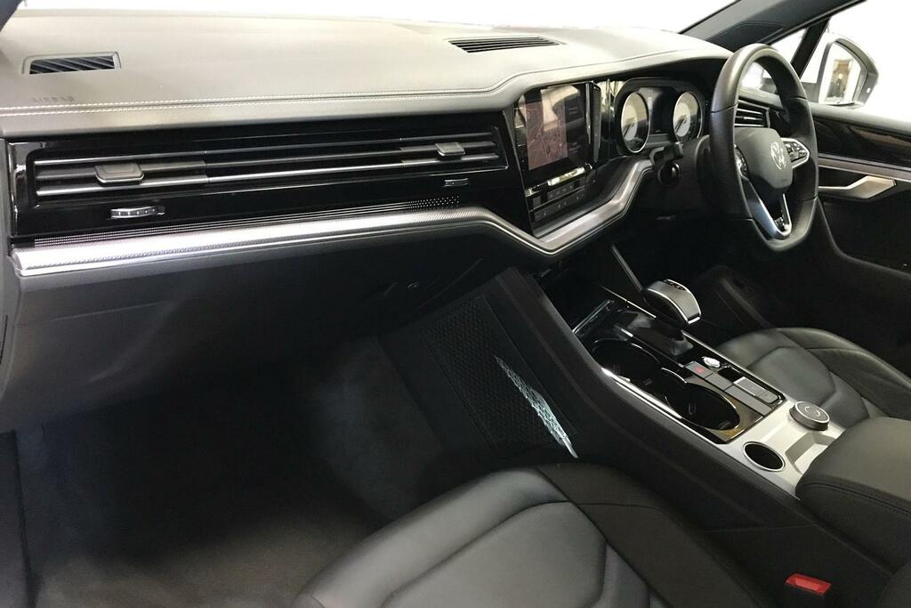 Volkswagen Touareg 3.0 V6 Tdi 4Motion 231 R-line Tip White #2