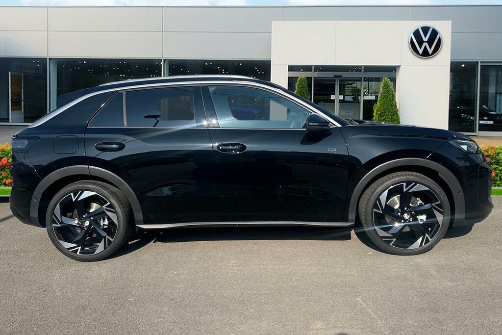 Volkswagen T-Roc New T-roc R-line 1.5 Etsi 150 Ps 7-Speed Dsg Black #4