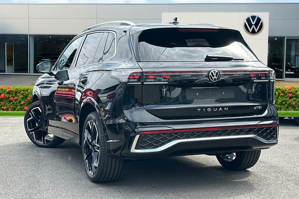 Volkswagen Tiguan Tiguan R-line 1.5 Etsi 150 Ps 7-Speed Dsg 2 Black #3