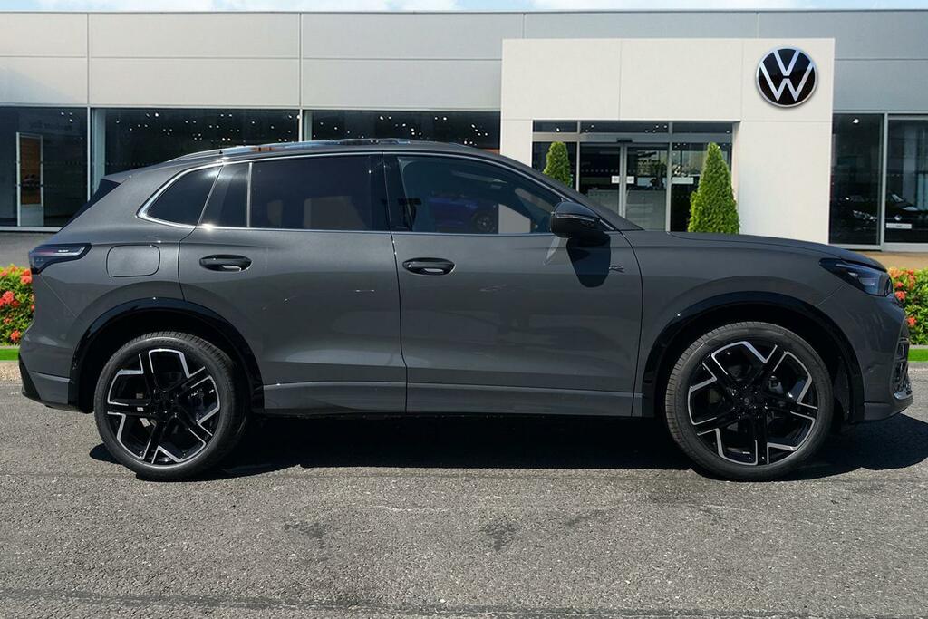 Volkswagen Tiguan Tiguan R-line 1.5 Etsi 150 Ps 7-Speed Dsg 2 Grey #4