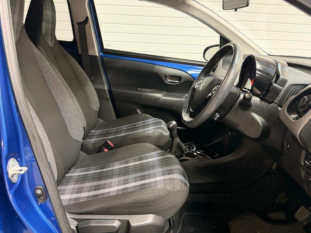 Peugeot 108 1.0 72 Collection 2-Tronic Grey #37