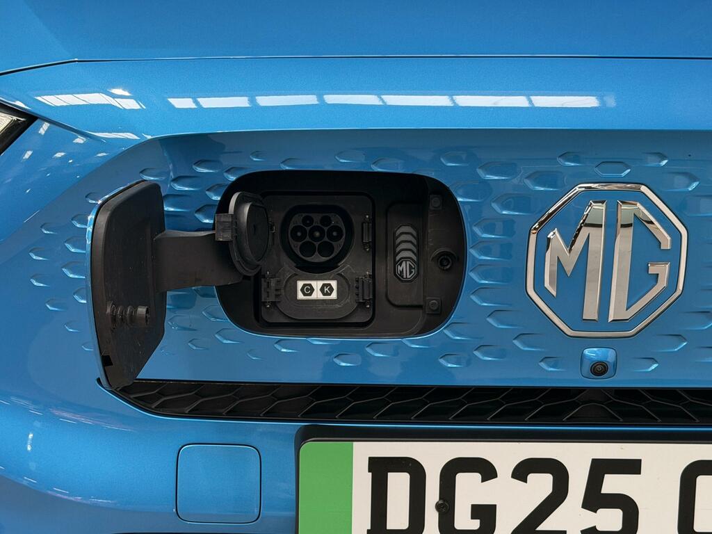 MG ZS 51.1Kwh Trophy Connect Suv 176 Blue #4