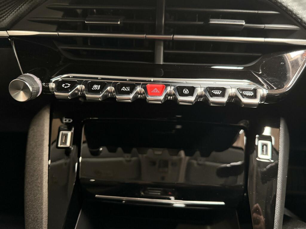Peugeot e-208 50Kwh Gt Hatchback 7.4Kw Charge #37