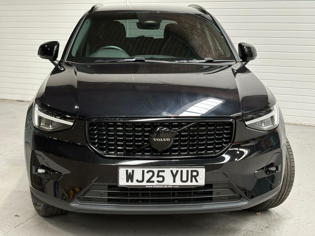 Volvo XC40 2.0 B4 Mhev Plus Black Edition Suv Hybr Black #4