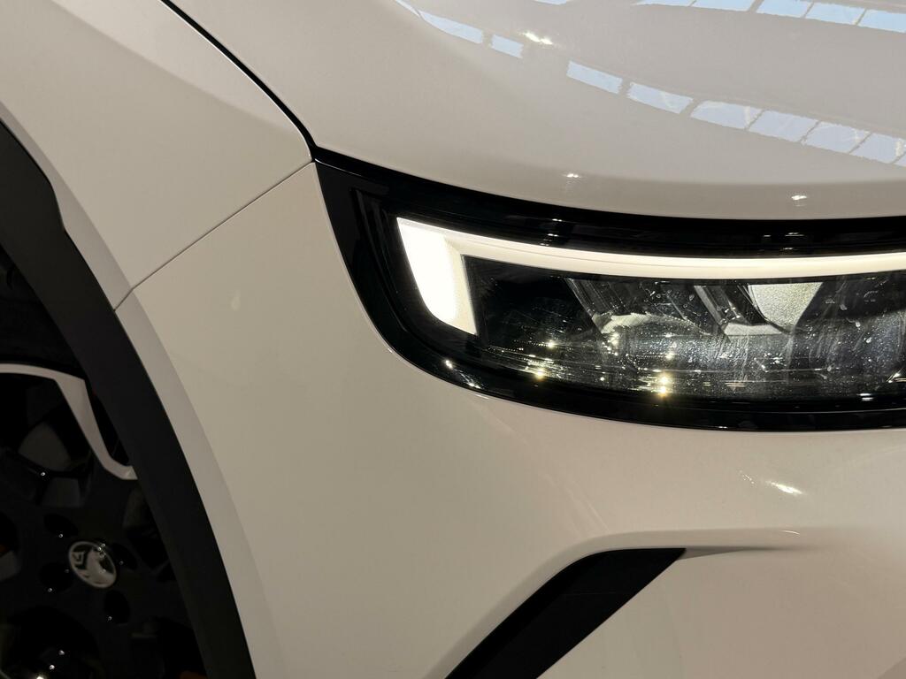 Vauxhall Mokka-e 50Kwh Gs Line Suv 136 Ps SV23VKG White #2
