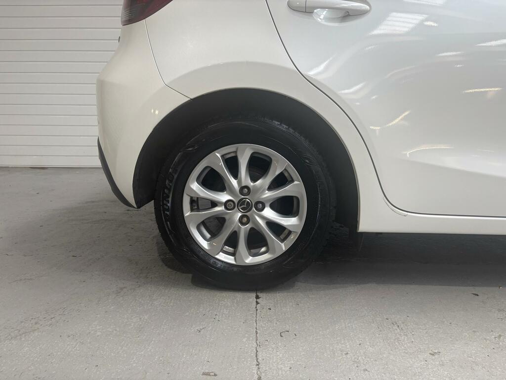 Mazda 2 1.5 Skyactiv-g Se-l Nav Hatchback Manu White #5