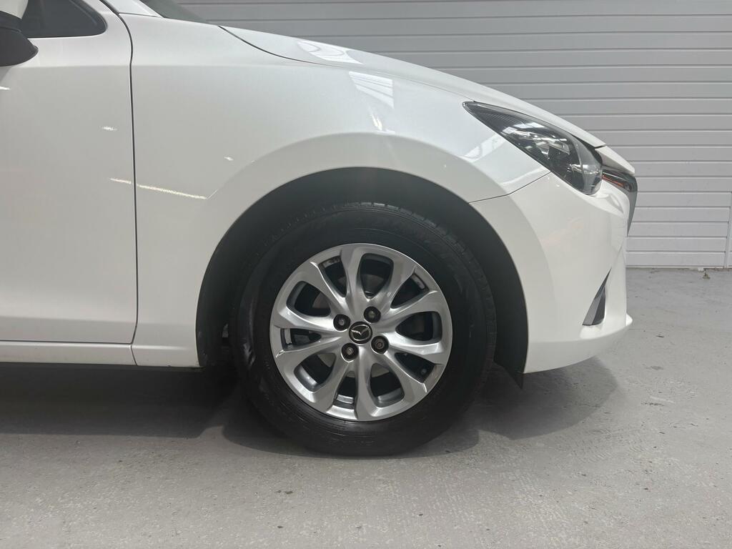 Mazda 2 1.5 Skyactiv-g Se-l Nav Hatchback Manu White #6