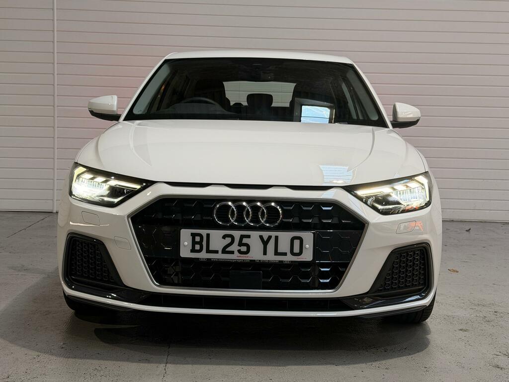 Audi A1 1.0 Tfsi 25 Sport Sportback Euro White #3
