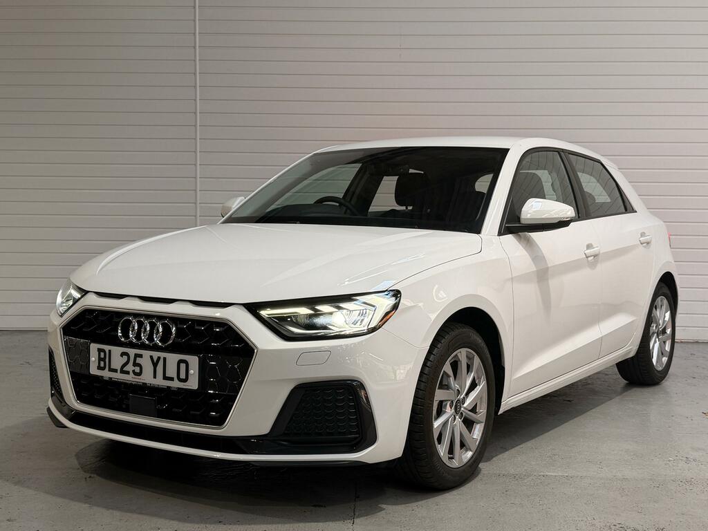 Audi A1 1.0 Tfsi 25 Sport Sportback Euro White #4