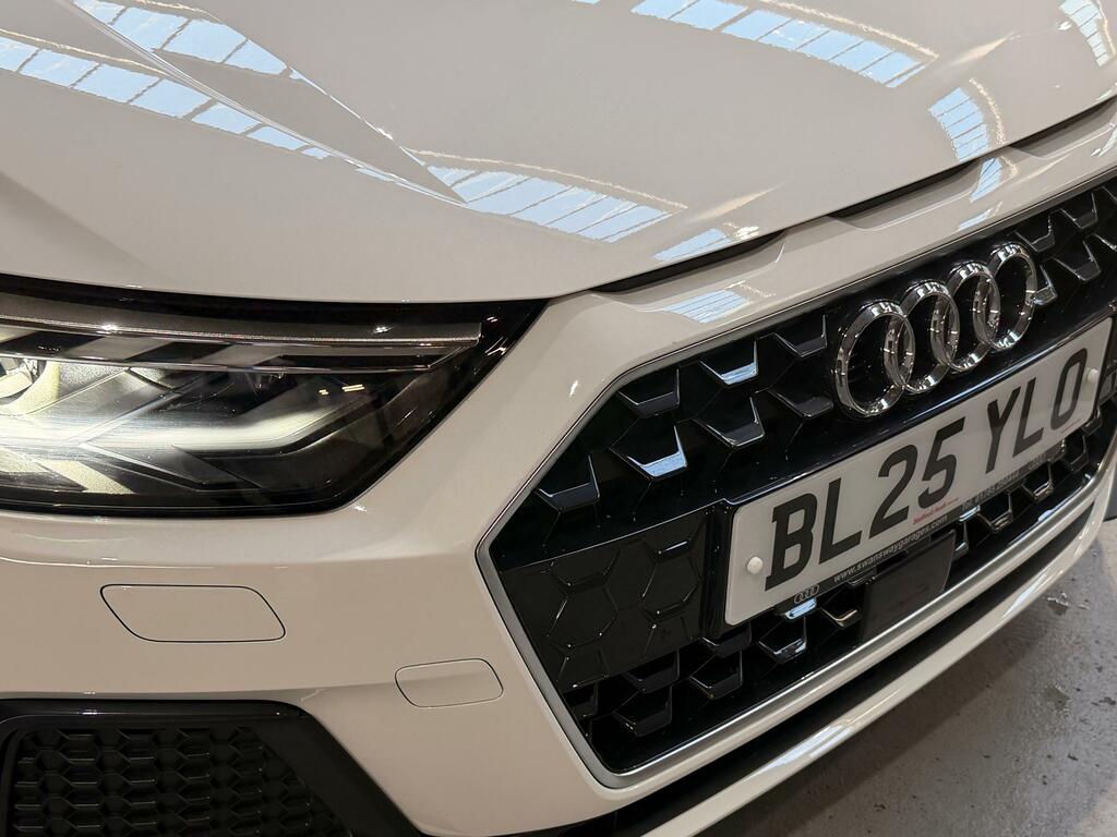 Audi A1 1.0 Tfsi 25 Sport Sportback Euro White #2
