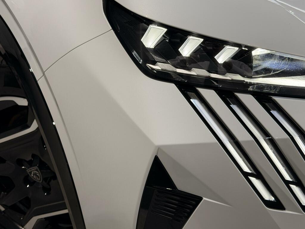 Peugeot 3008 73Kwh Gt Suv 210 Ps GD74UZM White #4