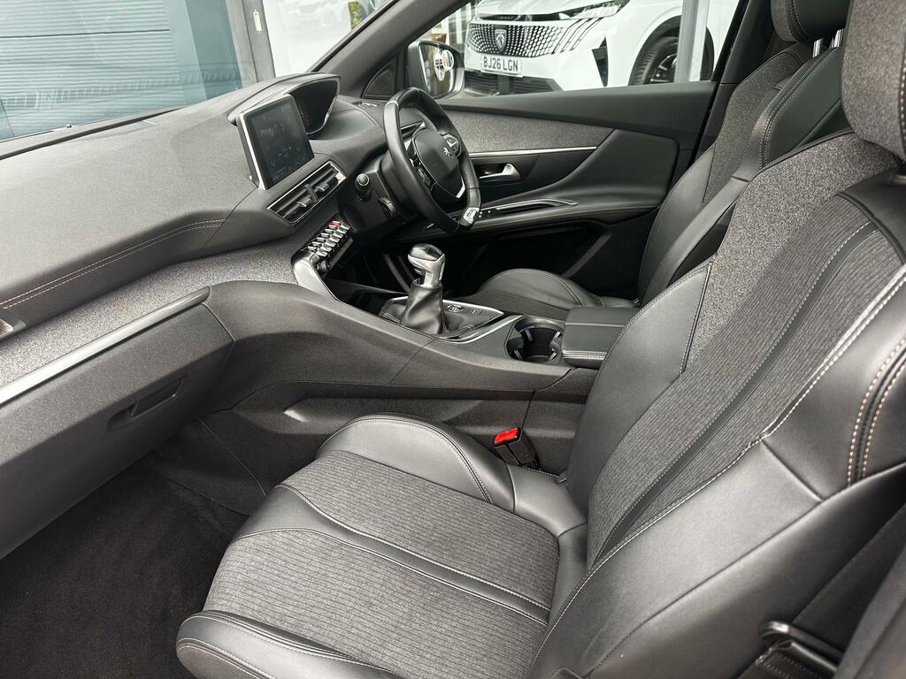 Peugeot 3008 1.2 Puretech Gt Line Premium Suv Black #6