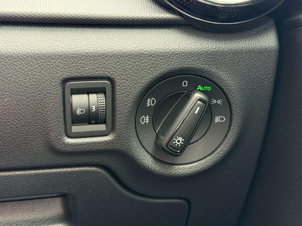 Skoda Fabia Fabia Se L Tsi Silver #24