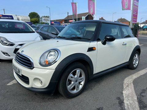Mini Hatch 1.6 One White #5