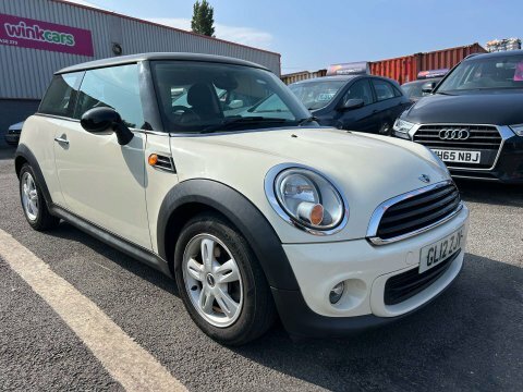 Mini Hatch 1.6 One White