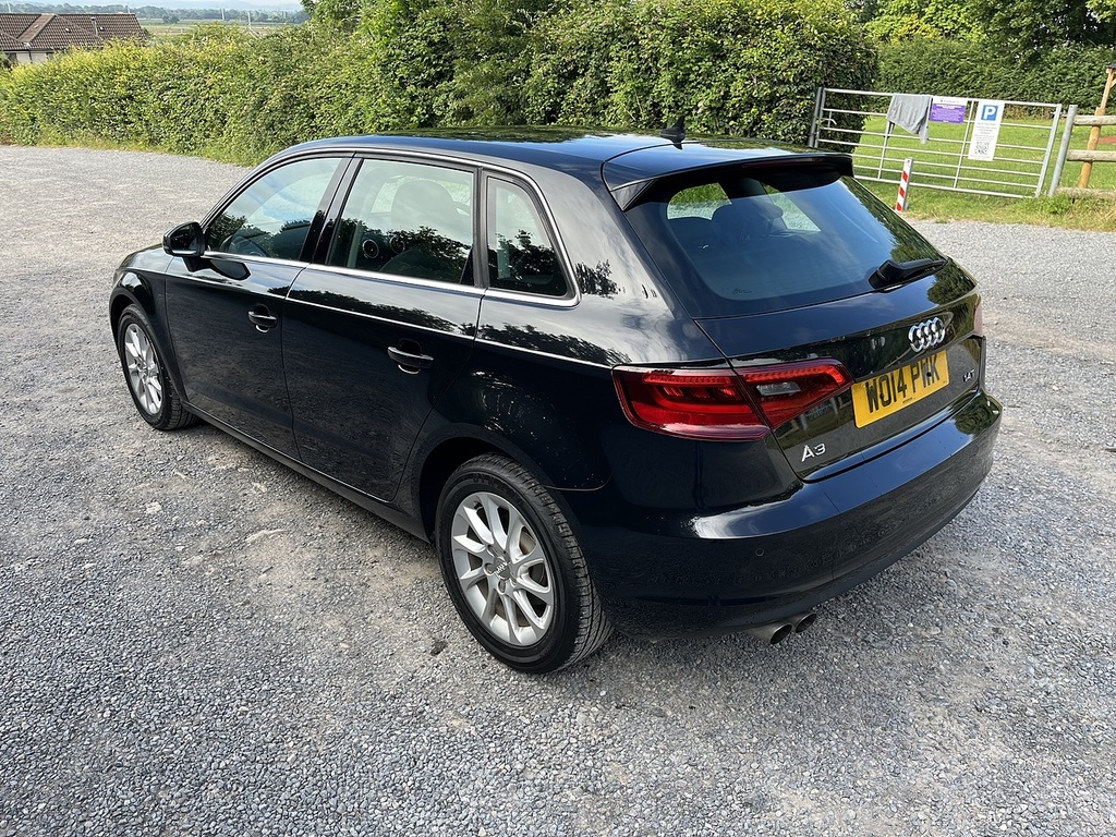 Audi A3 Sportback Tfsi Se Black #5
