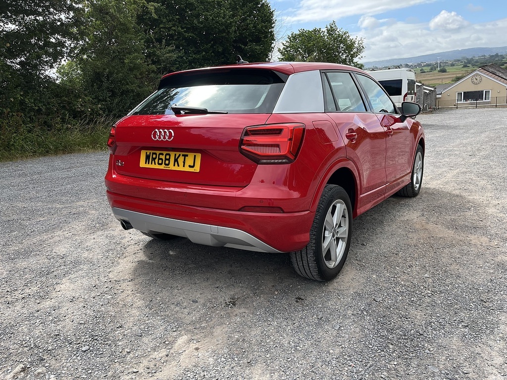 Audi Q2 Tfsi Sport Red #3