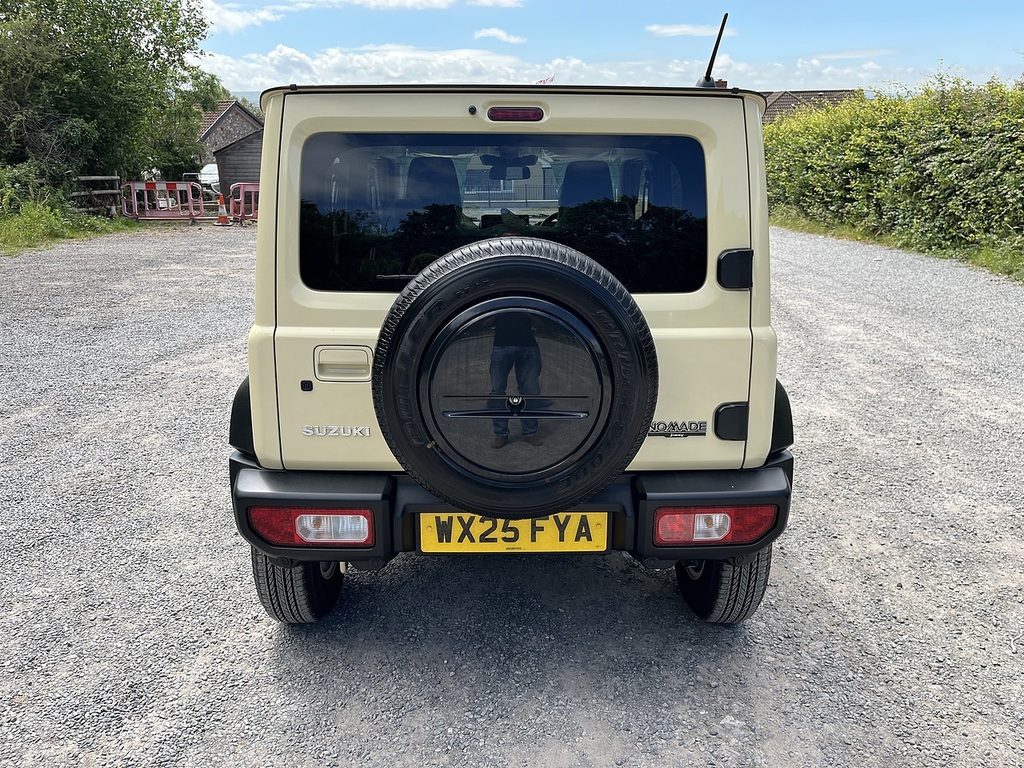 Suzuki Jimny Nomade Sz5 Black #4